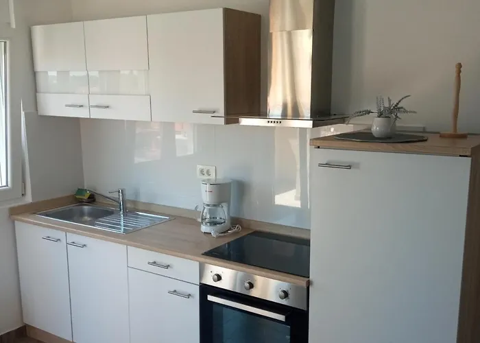 Frka Petesic Сали